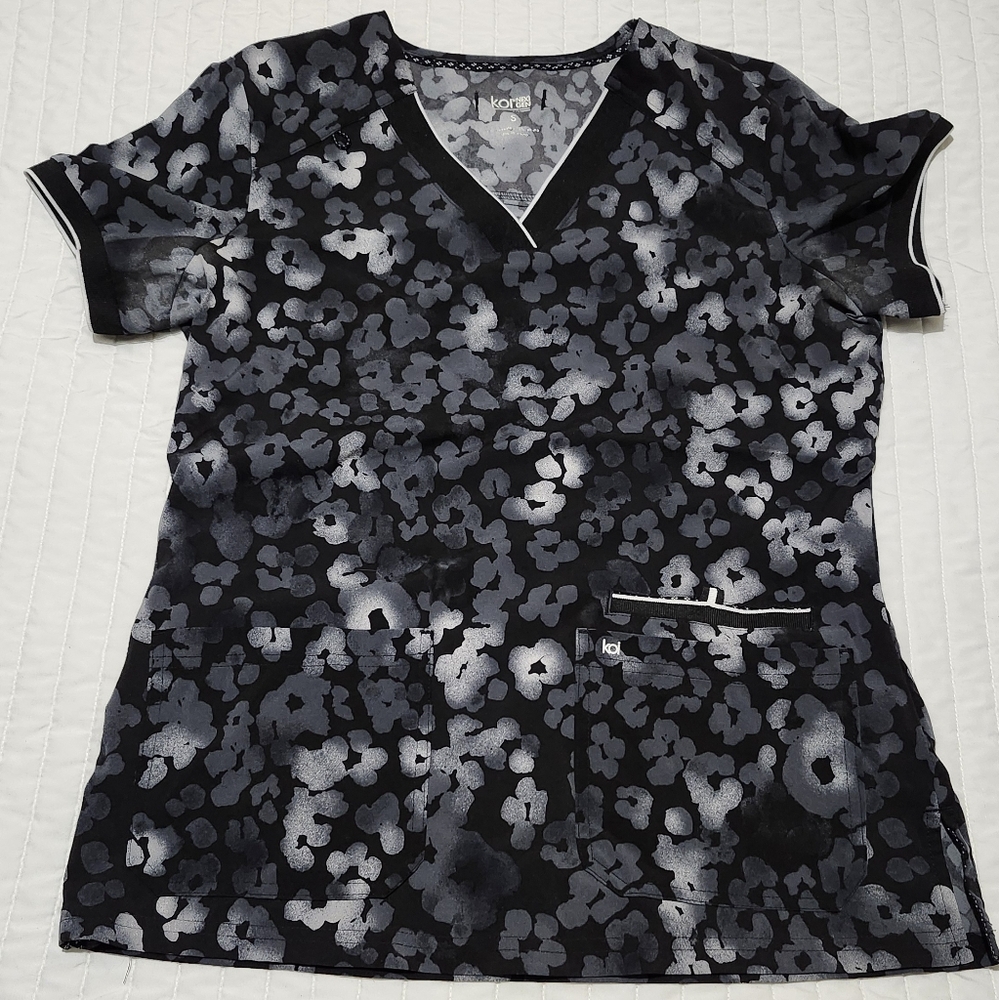 KOI nex gen scrub top. "Small"